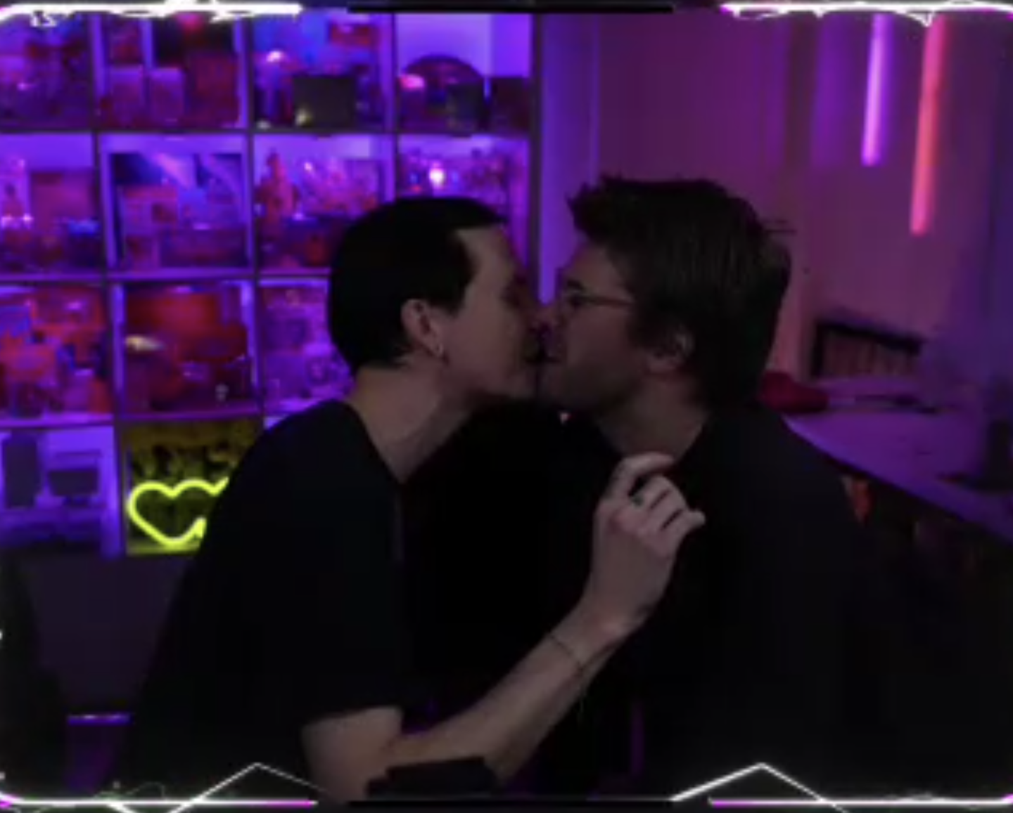 kiss